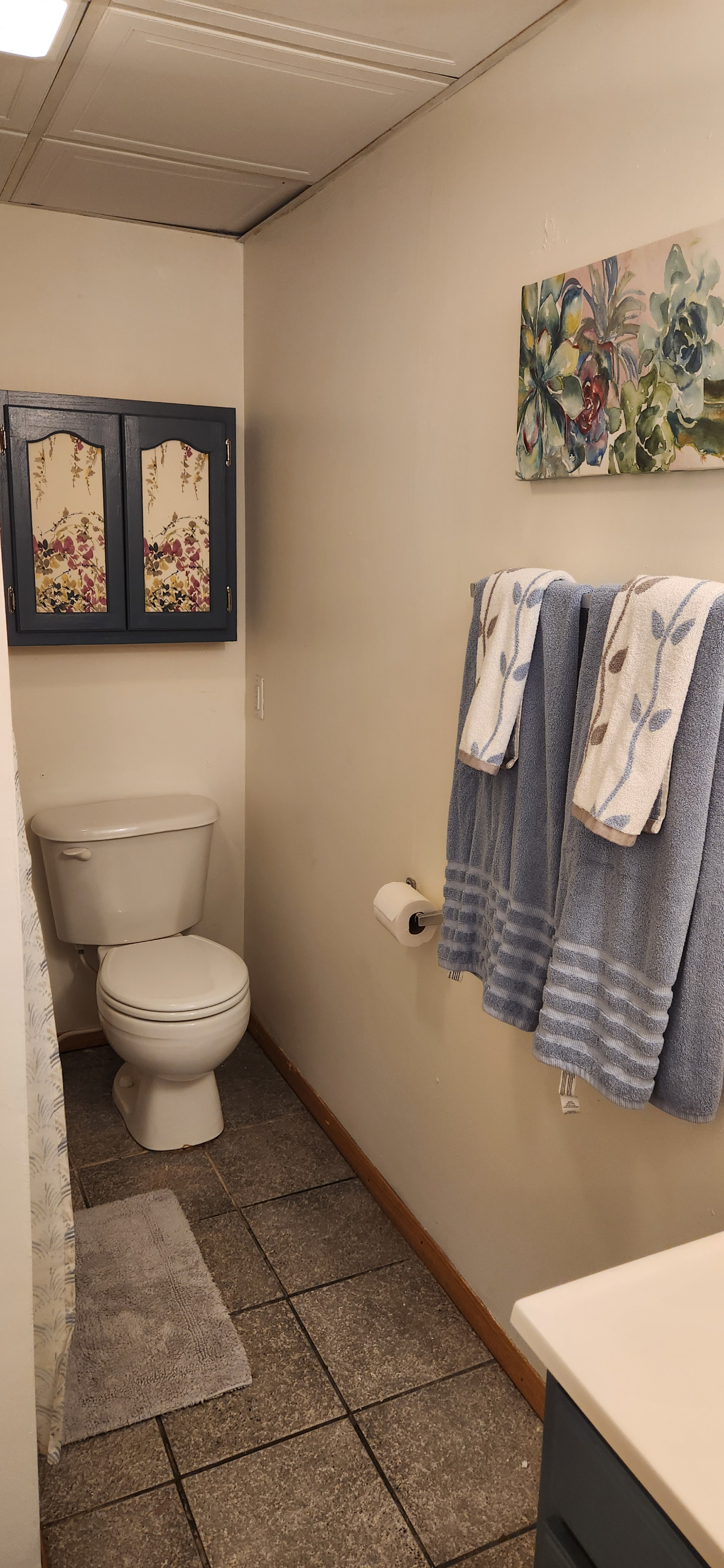 Peaceful 2BR Downstairs Duplex Unit - Pet-Friendly & Centrally Located - Photo 8