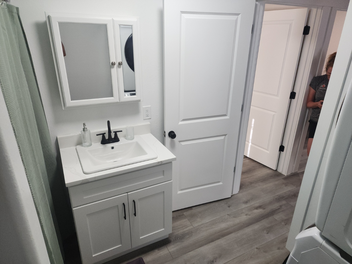 Recently renovated house close to downtown - Photo 11