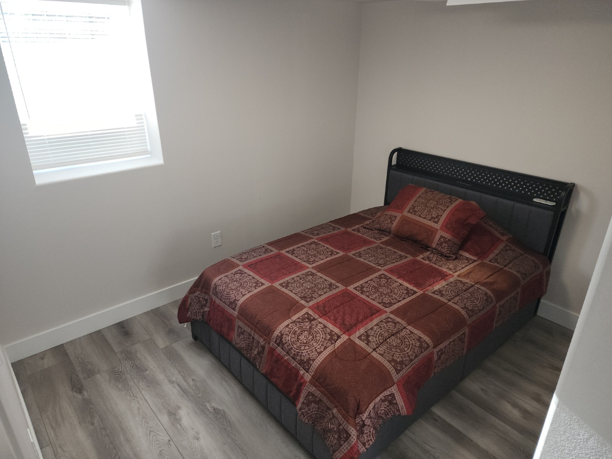 Recently renovated house close to downtown - Photo 9