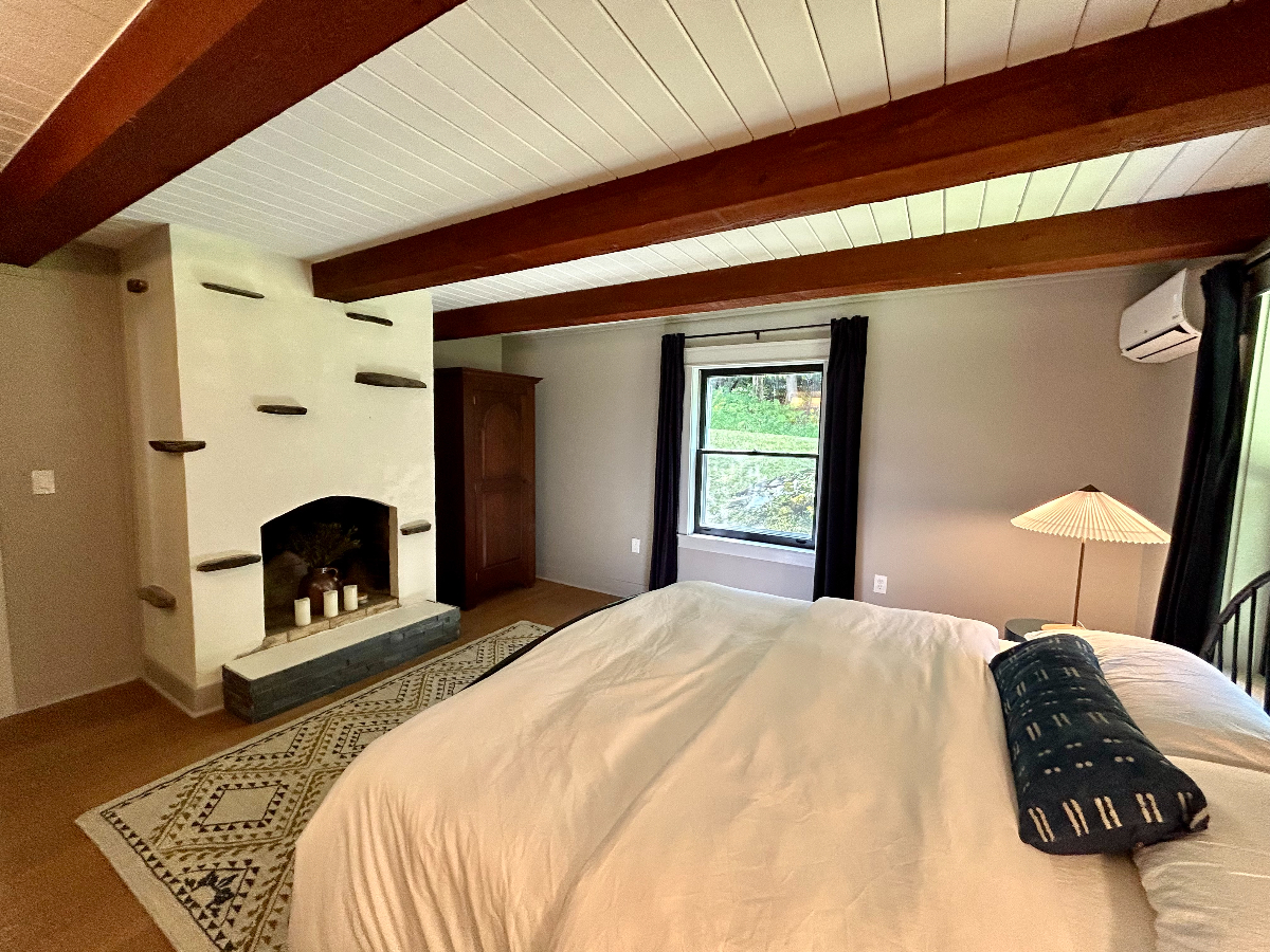 Private Stowe chalet near skiing and town - Photo 7