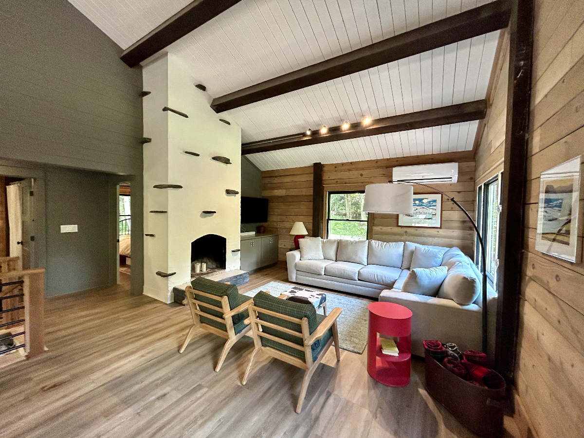 Private Stowe chalet near skiing and town - Photo 3