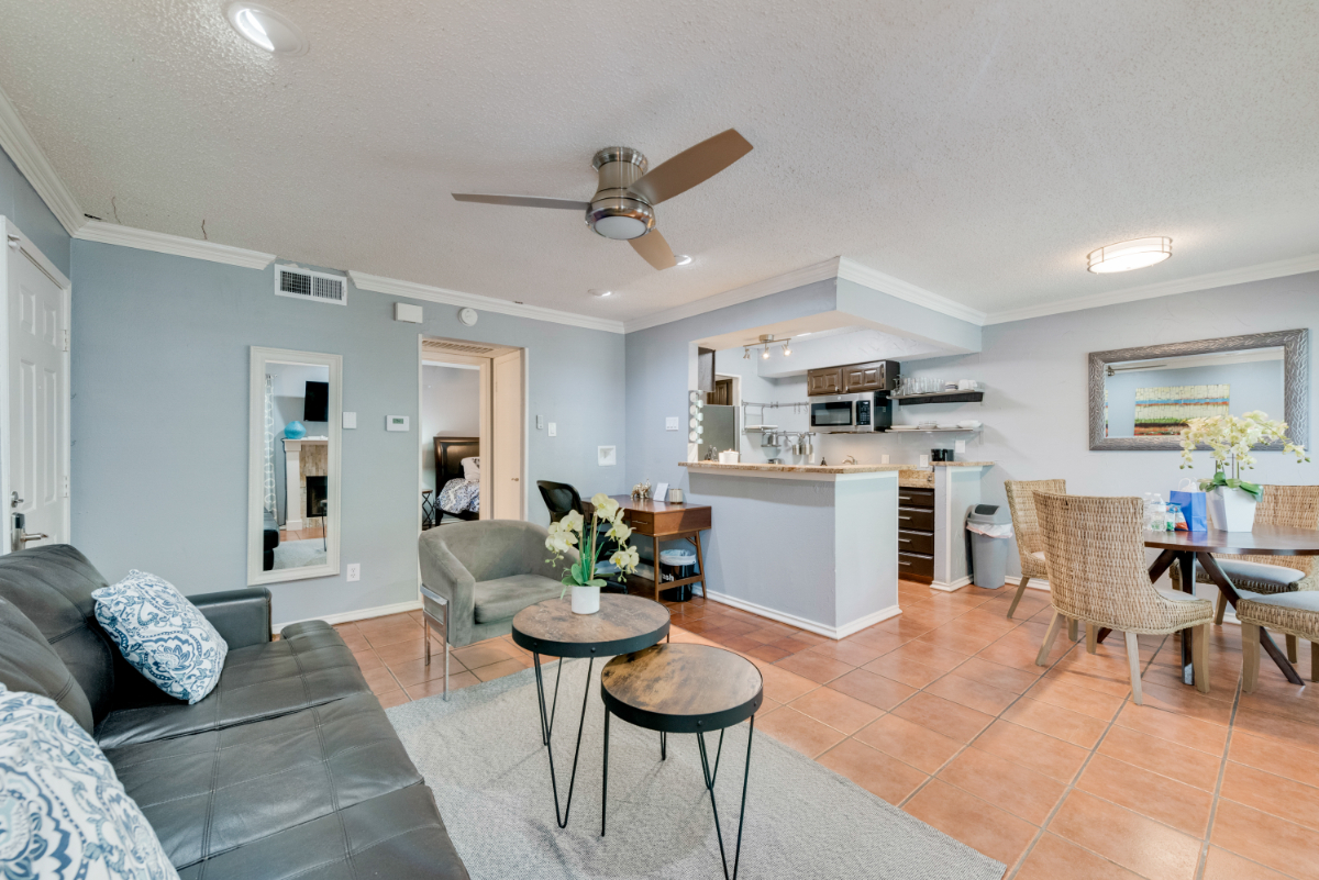Upscale 1BD/1BA Condo-HWY161/183-DFW South-I04