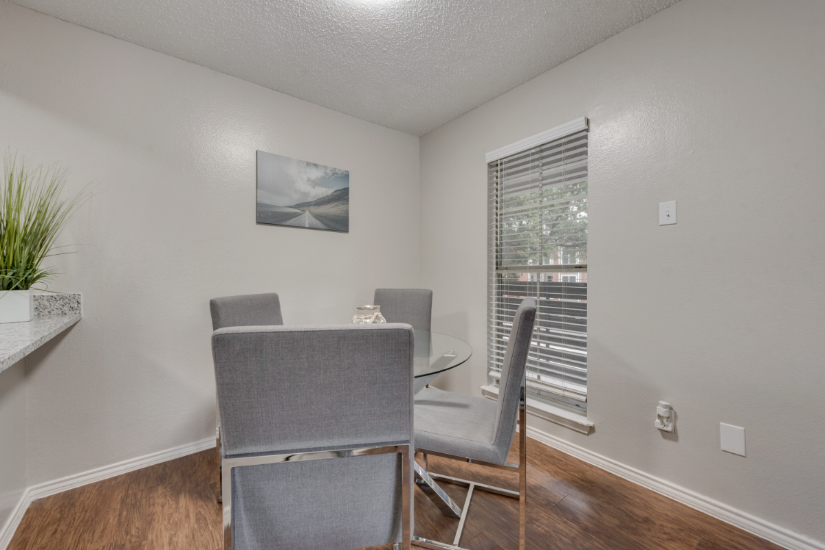 New 1BD - Pool - DFW South 183/161 - I010