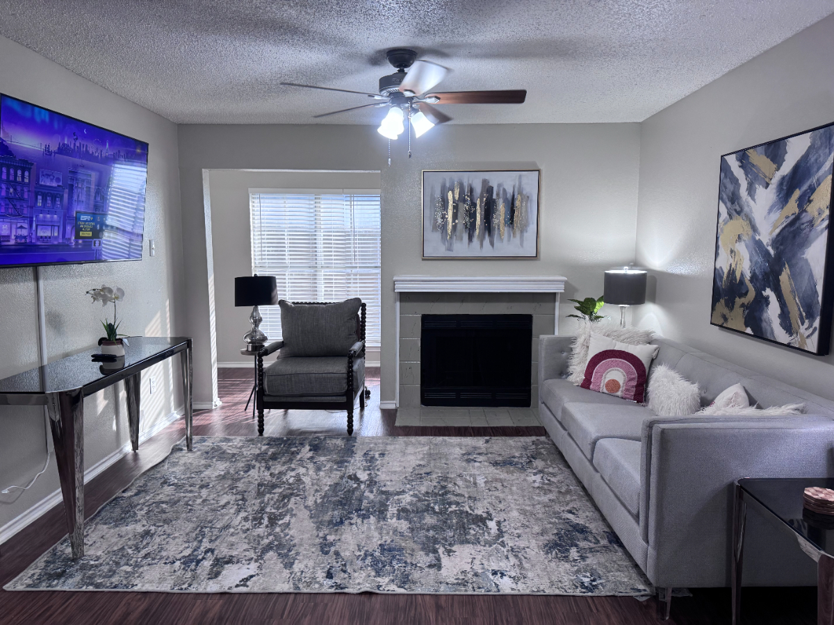  Upgraded 2BD - Pool - DFW South 183/161 - I012