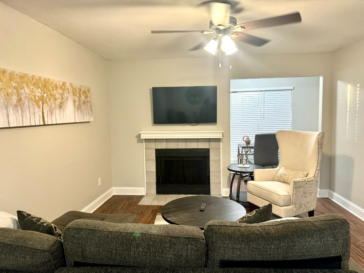 Upgraded 2BD - Pool - DFW South 183/161 - I042