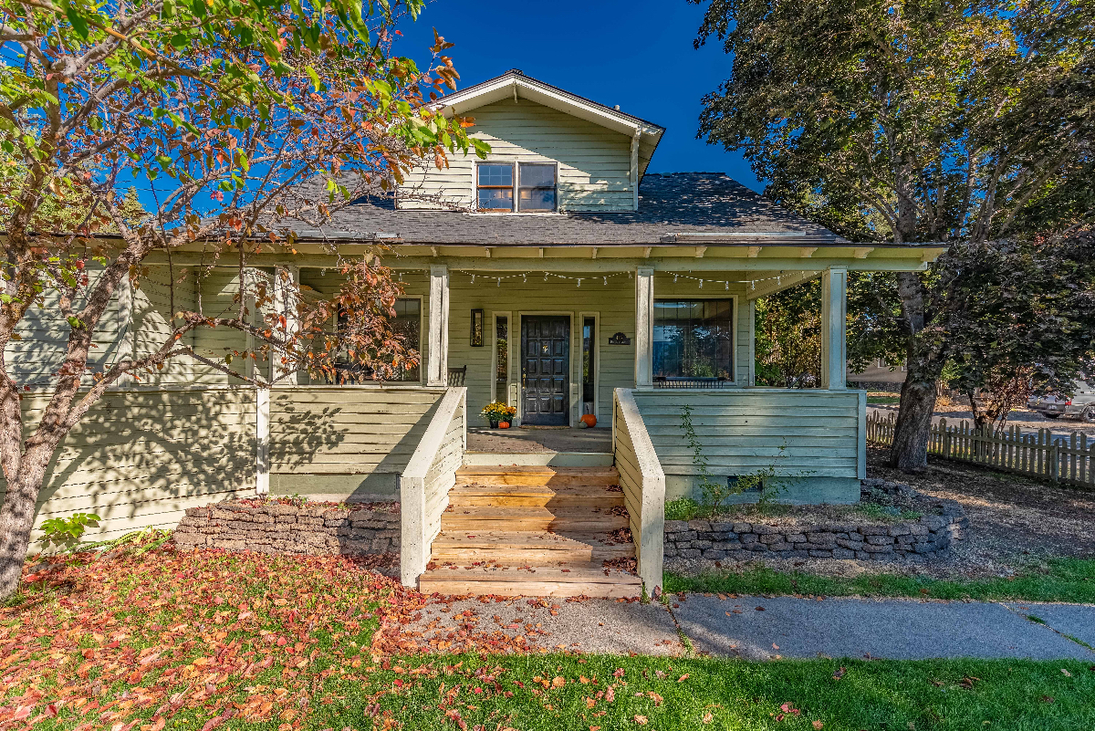 Idyllic Downtown Designer Gem in the Heart of Bend - Photo 1
