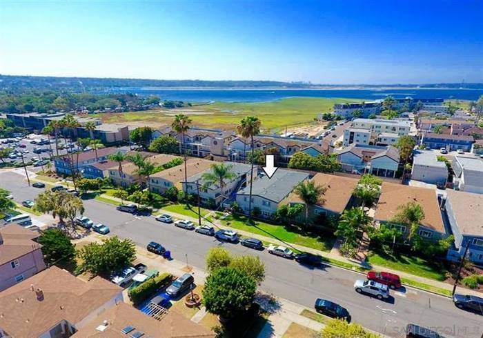 2 Bedroom Condo in Pacific Beach - Photo 1