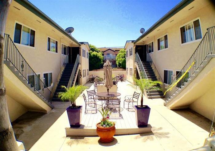 2 Bedroom Condo in Pacific Beach - Photo 3