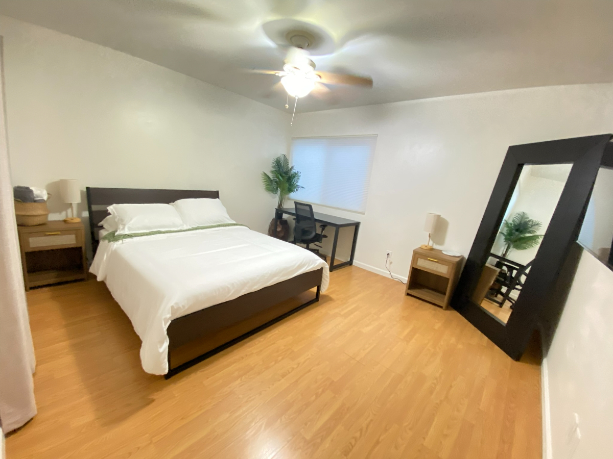 2 Bedroom Condo in Pacific Beach - Photo 5