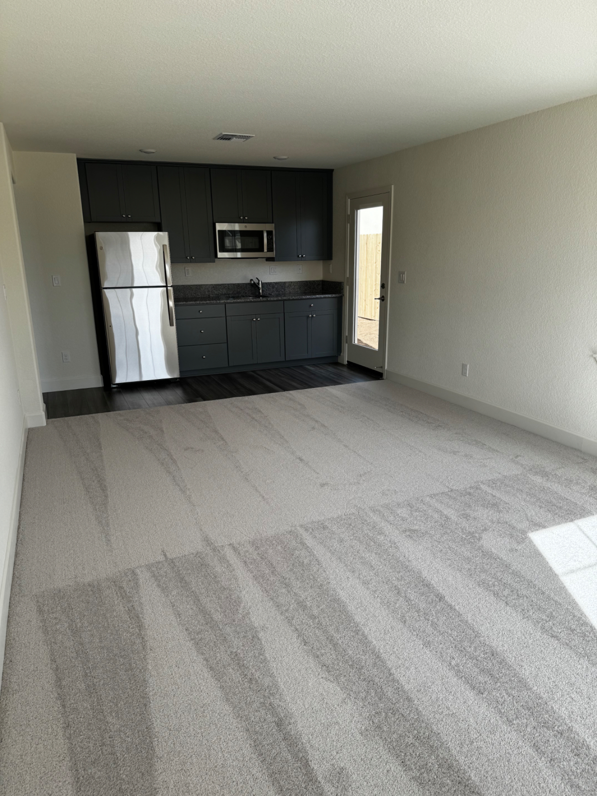 Quite suburban 1bdrm casita - Photo 3