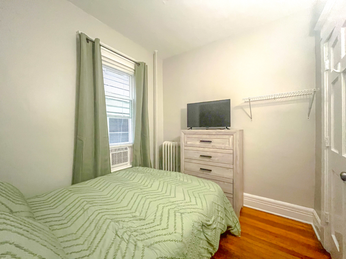 ''The Blue Home'' Private Bedrooms - Shared Bathroom/Living Room/Kitchen - .73 miles to Albany Med - Photo 10
