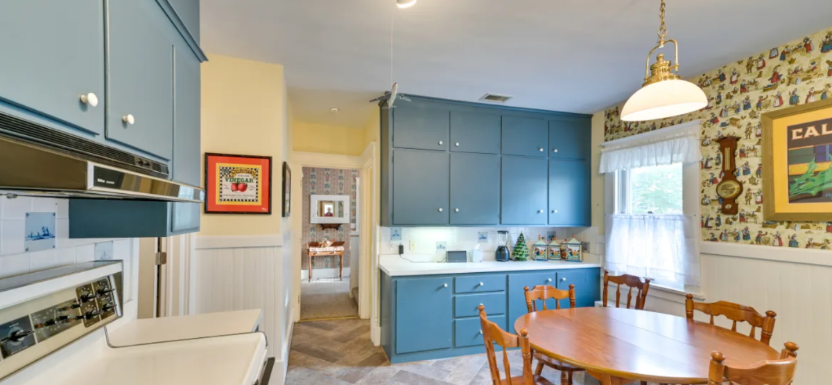Charming Pet-Friendly Single Family Home with Modern Comforts - Photo 9