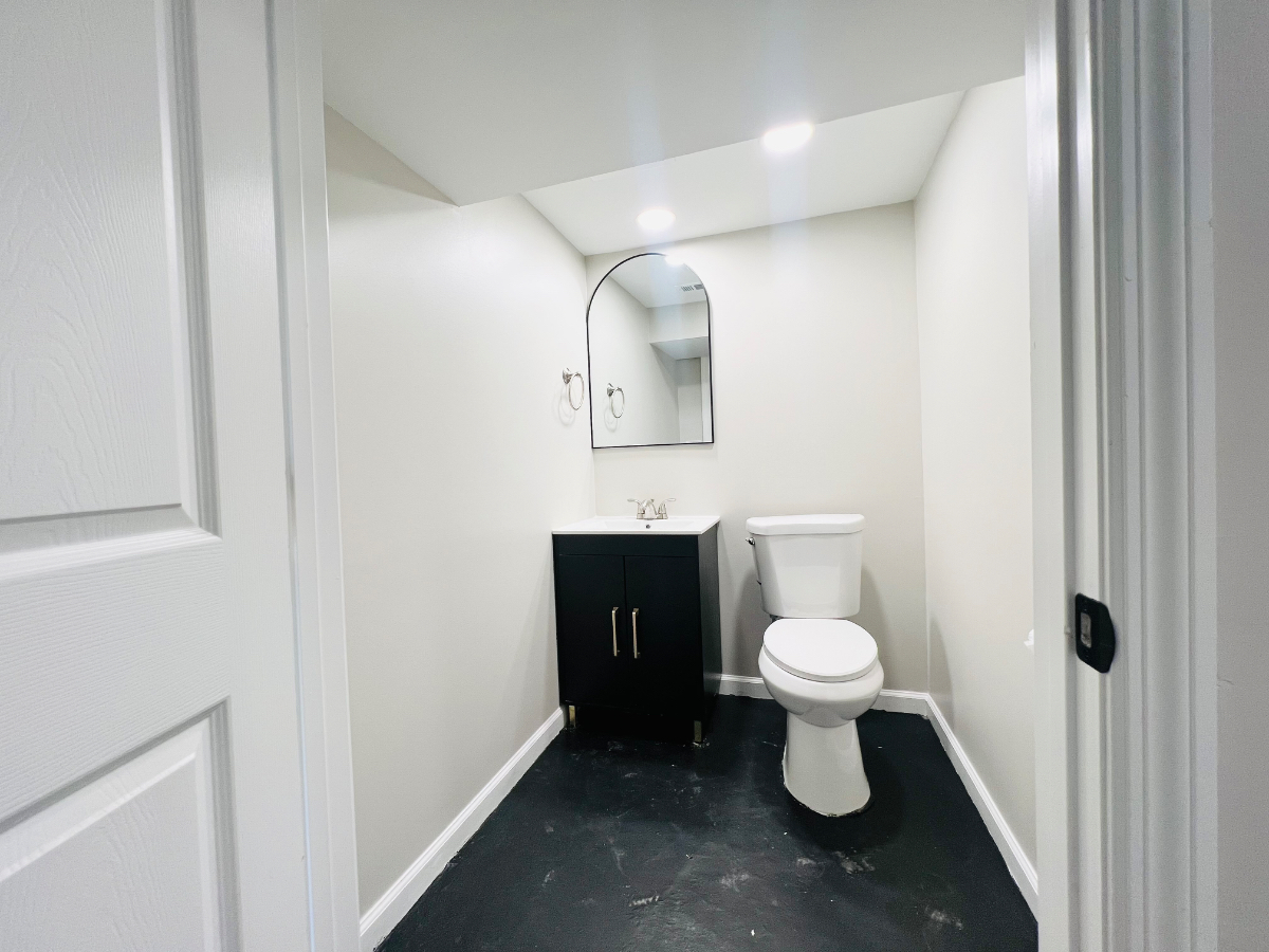 Quiet Modern Nash Unit - Photo 9