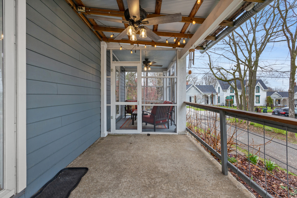 Furnished Home Downtown Midway - Photo 5
