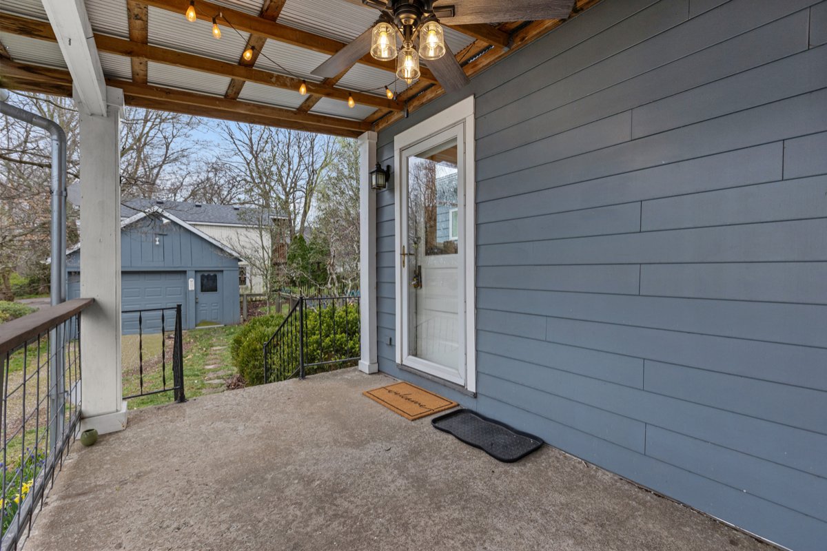 Furnished Home Downtown Midway - Photo 11