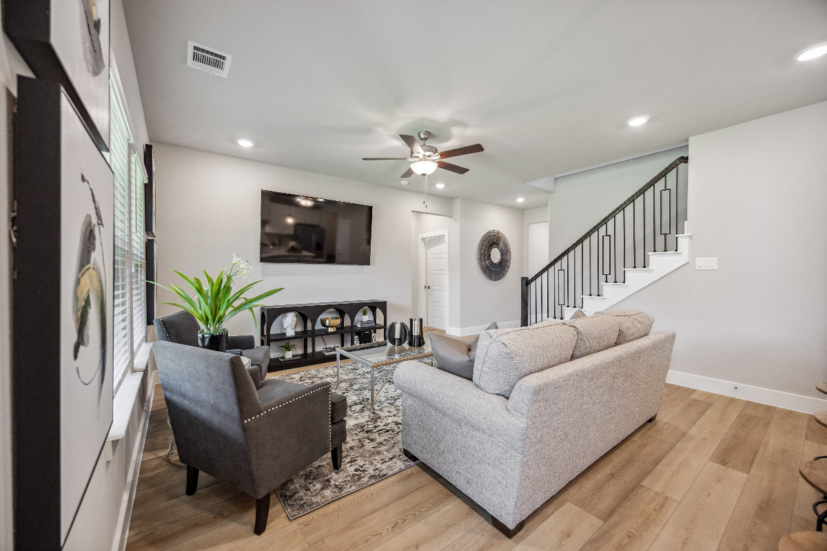 Spacious Primary Bedroom in Conroe, Texas - Photo 6