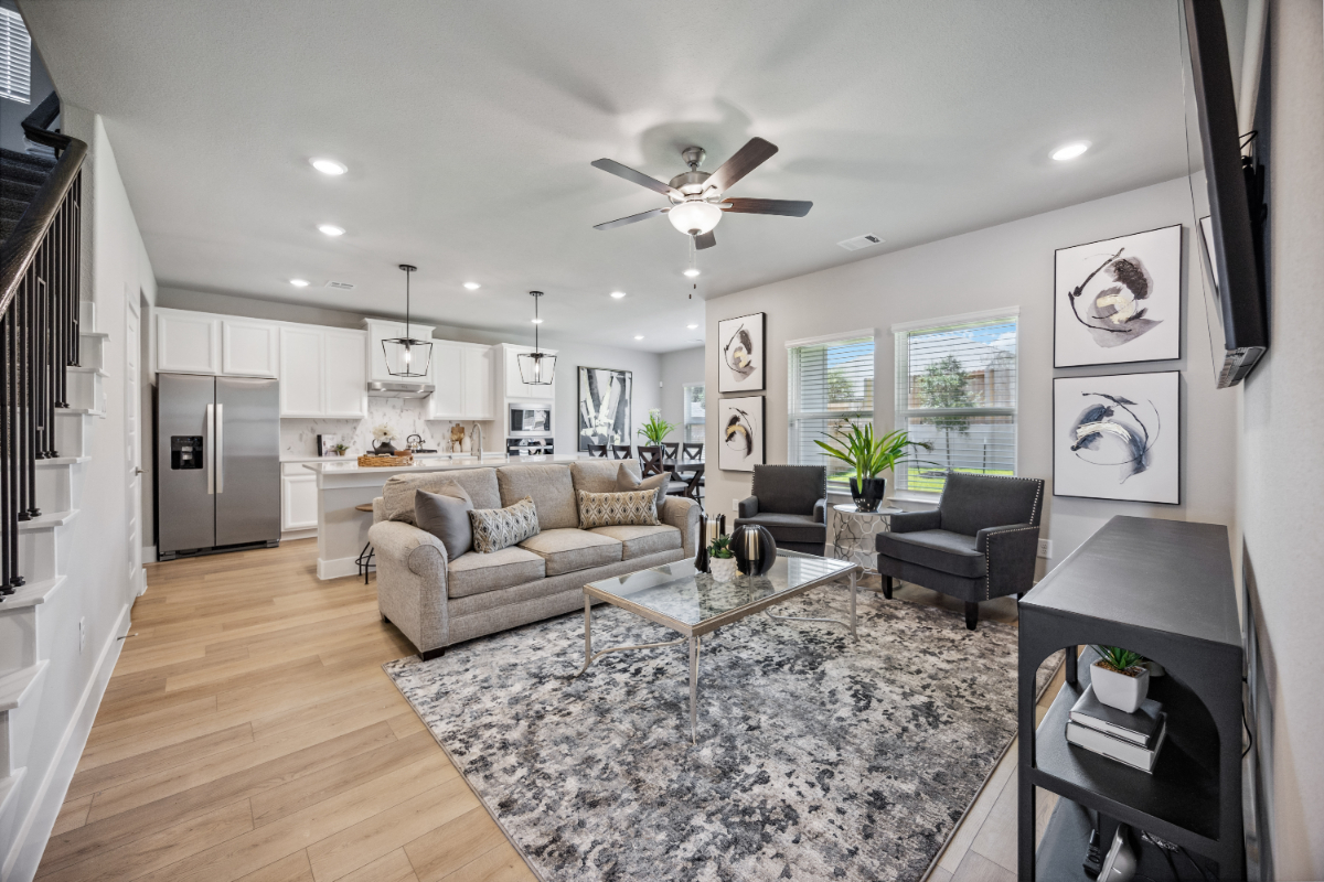 Spacious Primary Bedroom in Conroe, Texas - Photo 4