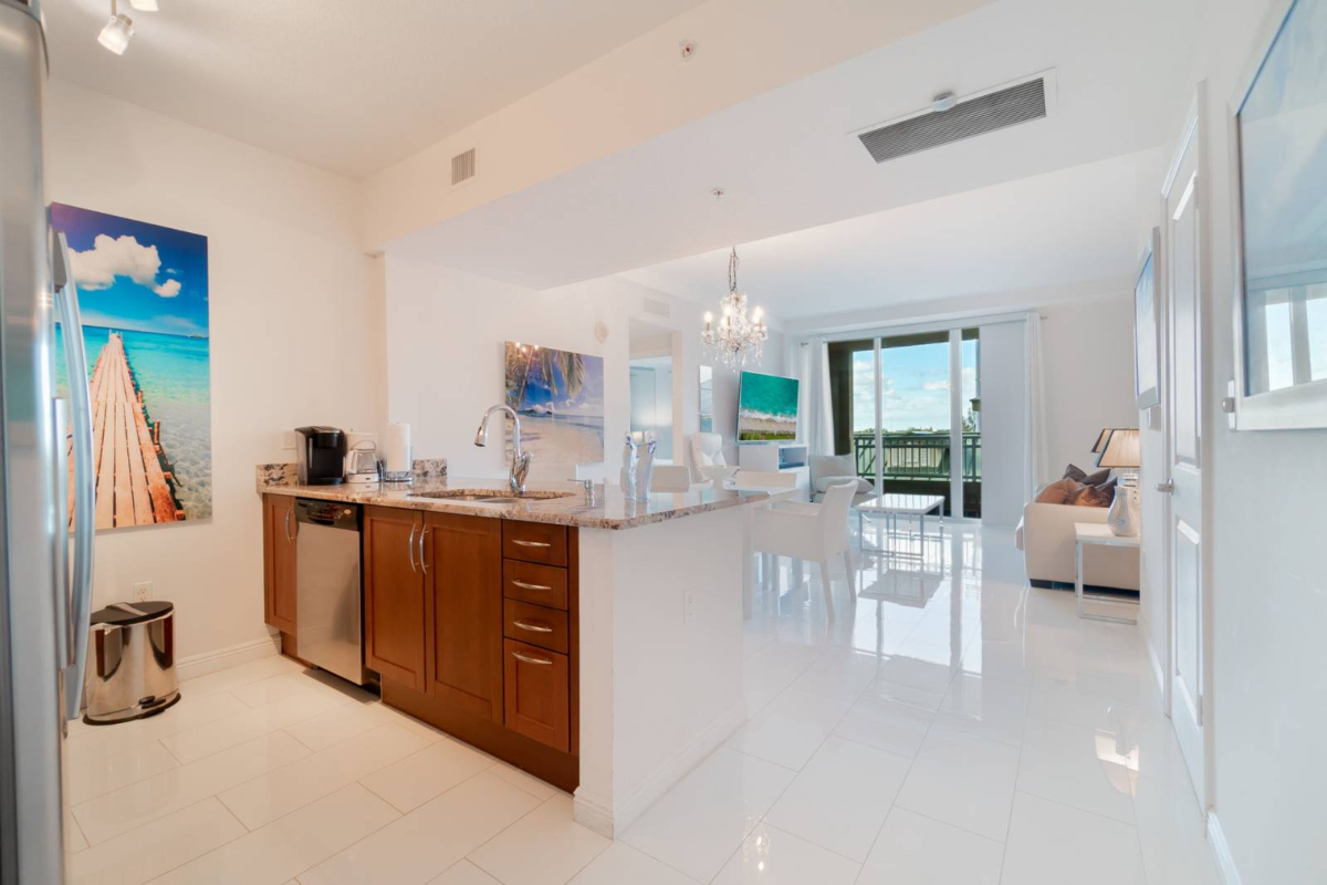 The Boardwalk Suite - Casa Costa 405N
