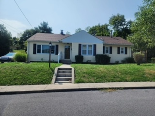 Inviting Cottage-Style Home in Peaceful Keyser Neighborhood - Photo 2