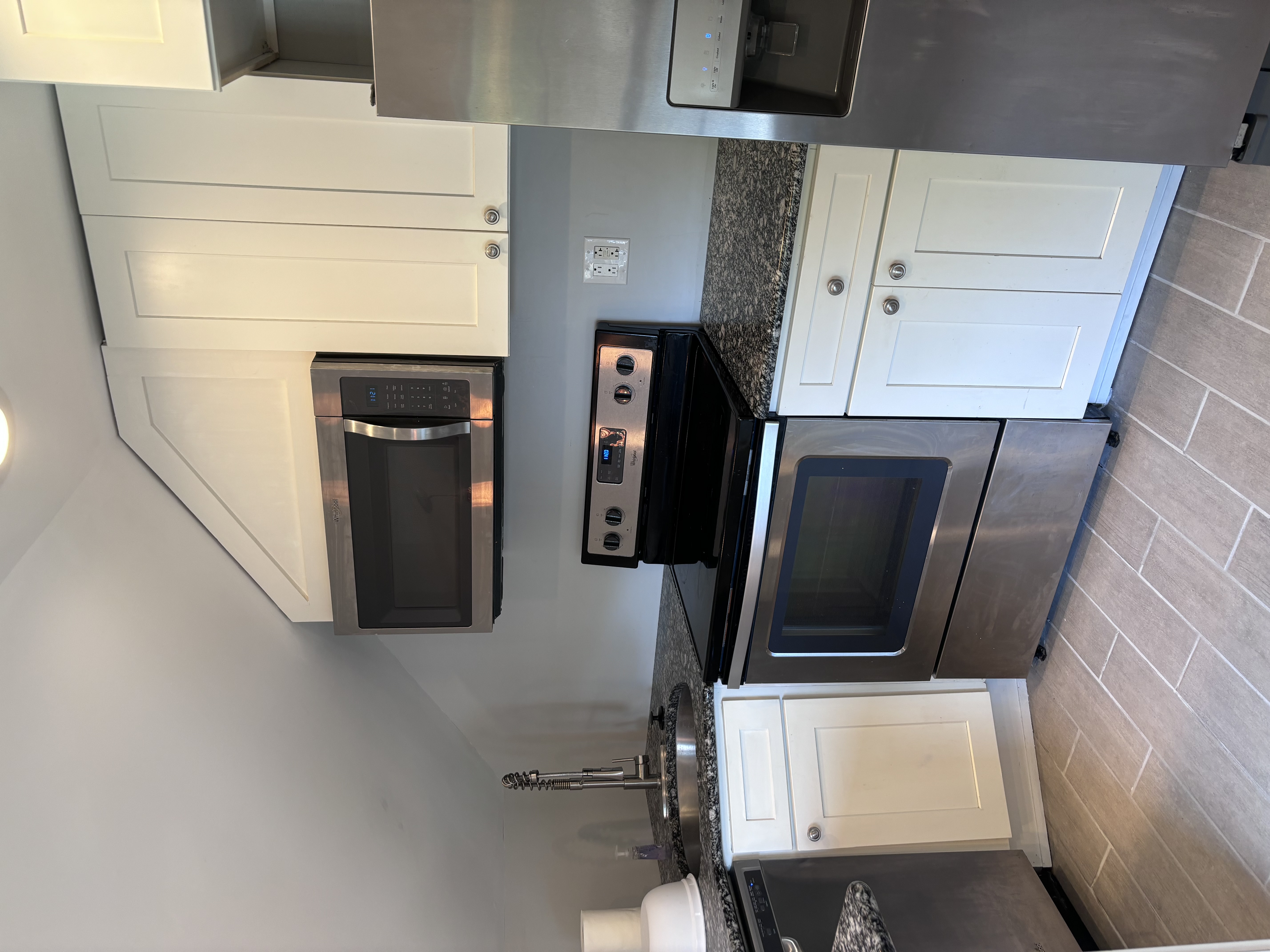 Quiet city 2 bedroom upper in the heart of Glens Falls - Photo 8