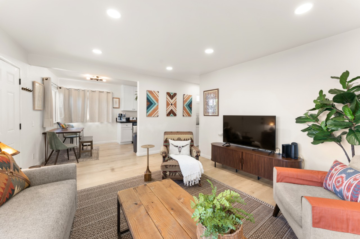 Highland Park - Private Yard - Laundry - Parking - Photo 4