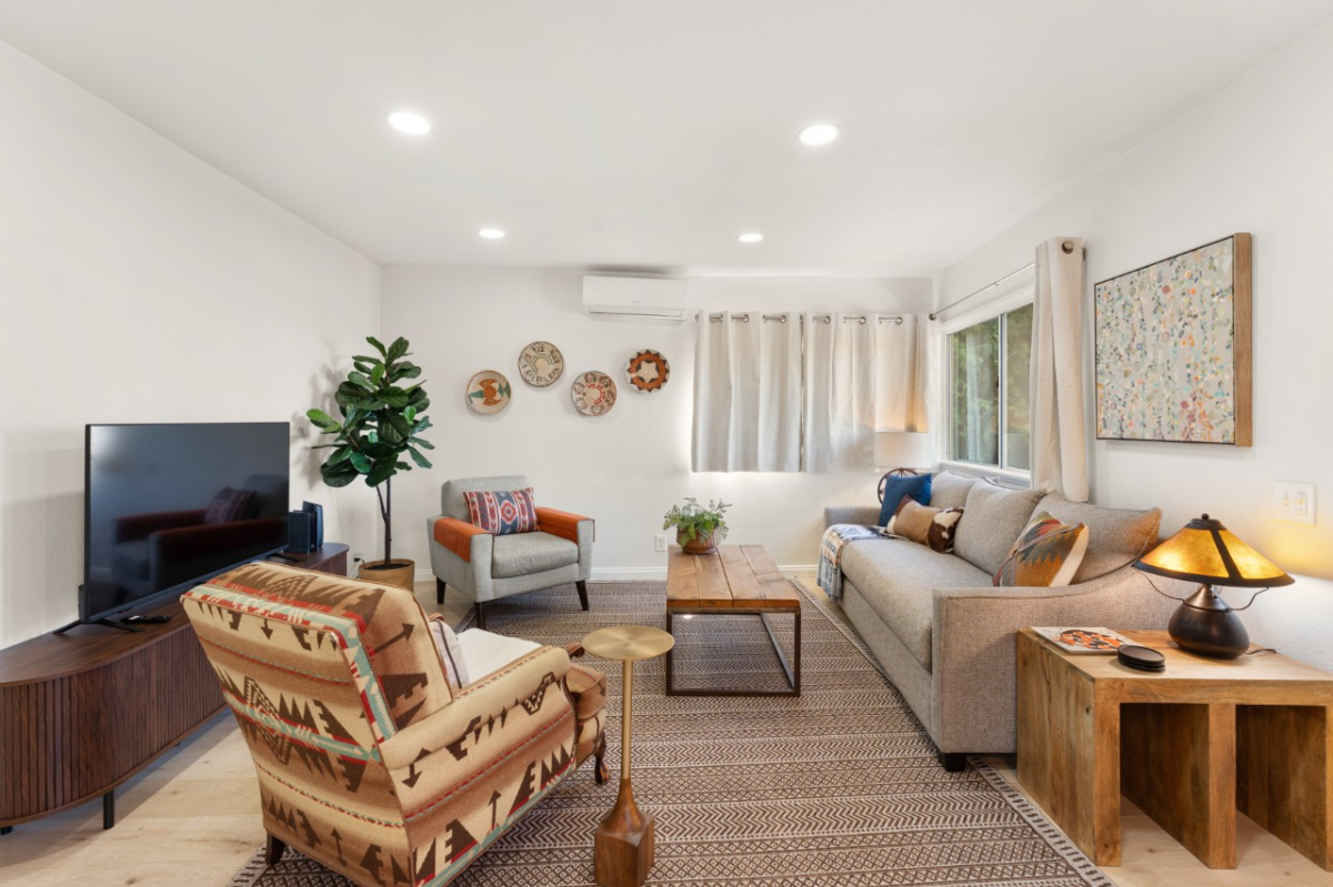 Highland Park - Private Yard - Laundry - Parking - Photo 1