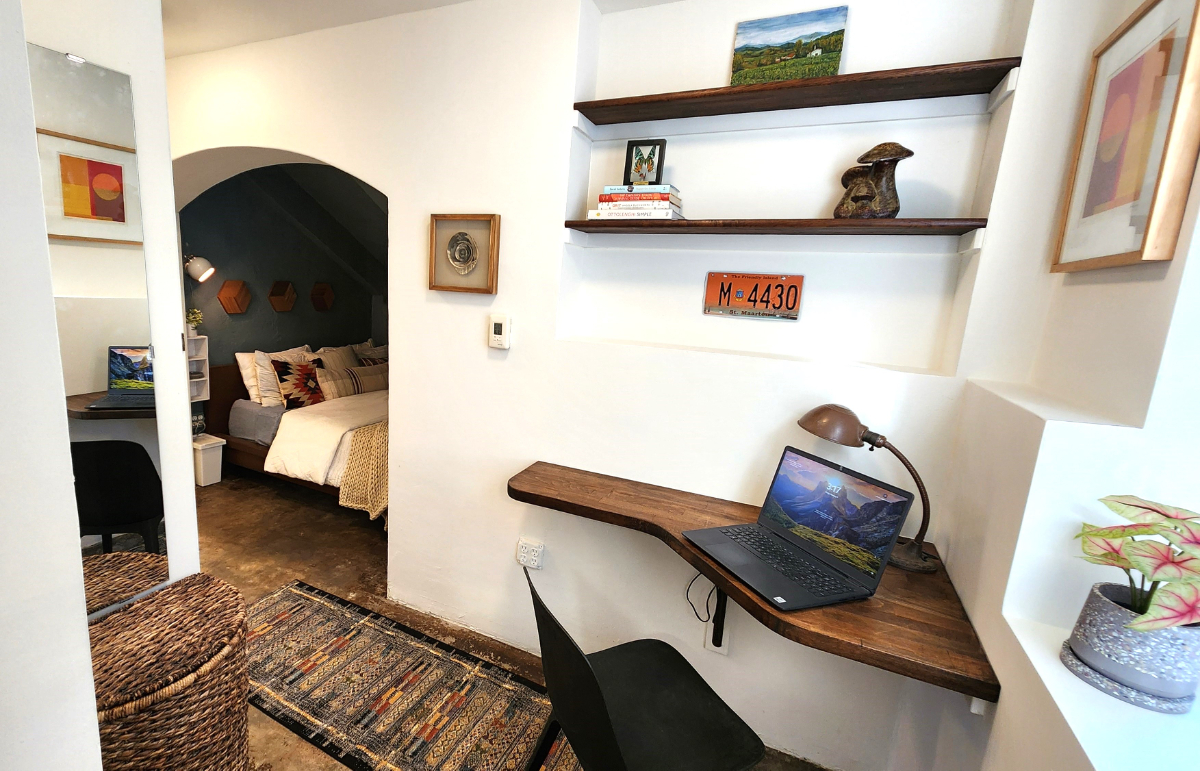Bight Urban Apartment with large patio - Photo 6