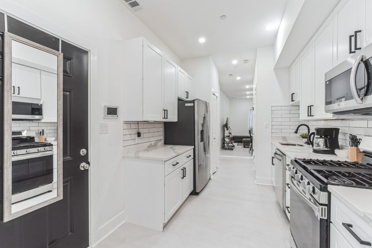 Modern Living Made Elegant Comfortable 2BR Apartment with Sleek Kitchen and Living Area, Perfect for - Photo 2