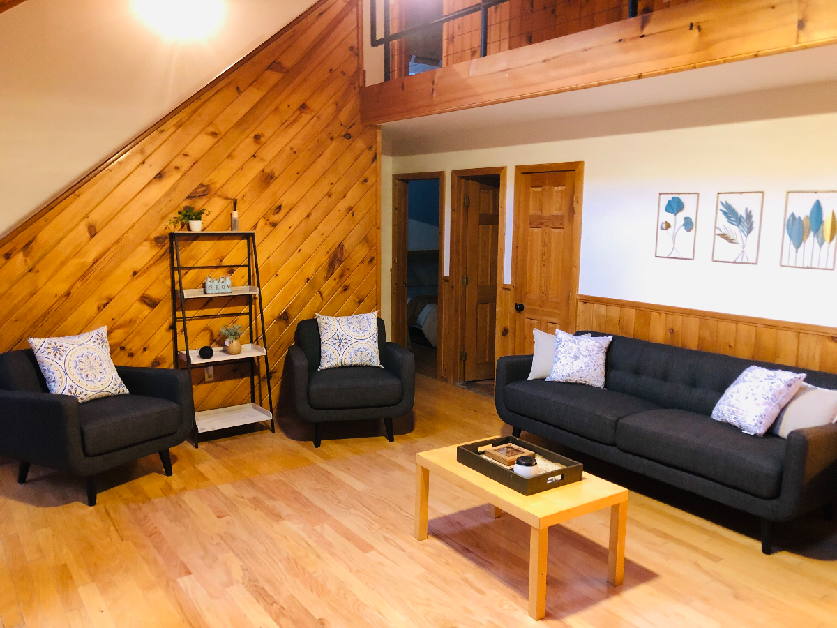 Bethel Woods Escape - Luxurious 4-Bed Catskills Haven Fully Furnished, Expansive Amenities, and Idea - Photo 4