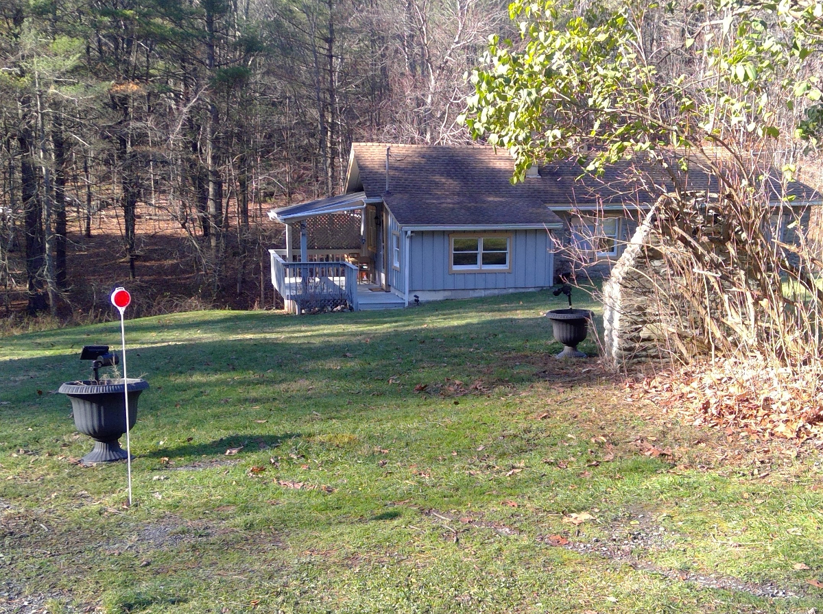 Country Cozy Stone Cottage - Photo 4