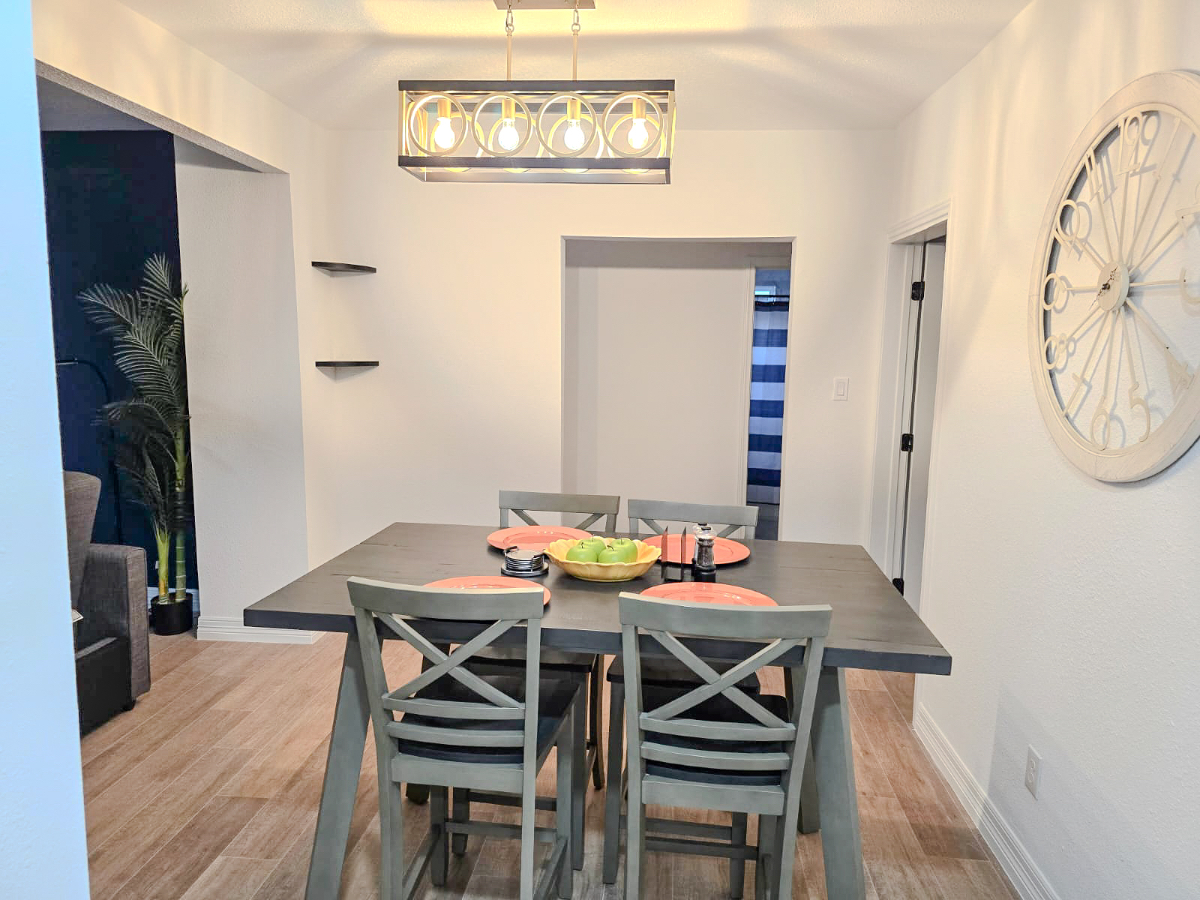 3 BR free parking, office, 1 K, 1 Q, 2F beds, 1Q sofa bed , washer/Dryer Wi-Fi