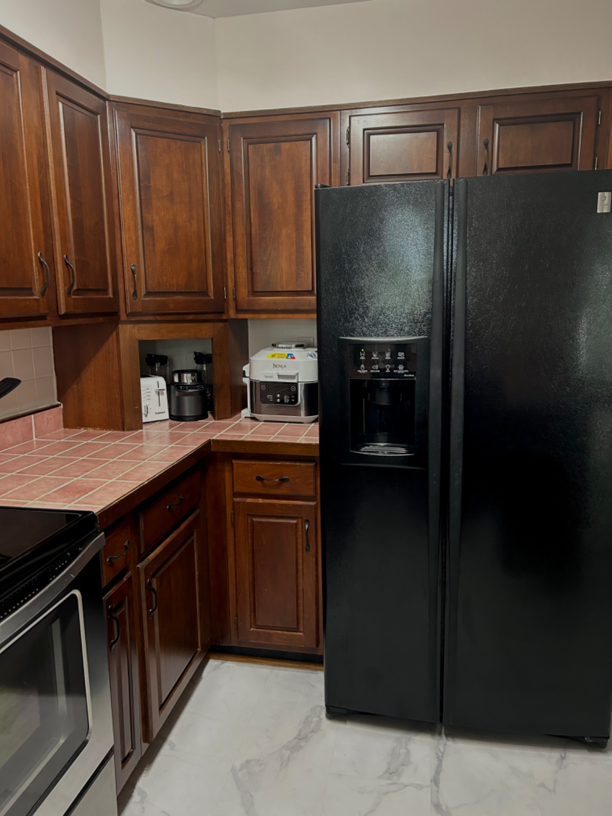 Large apt, 1 of 4 units, Walking distance to... - Photo 7