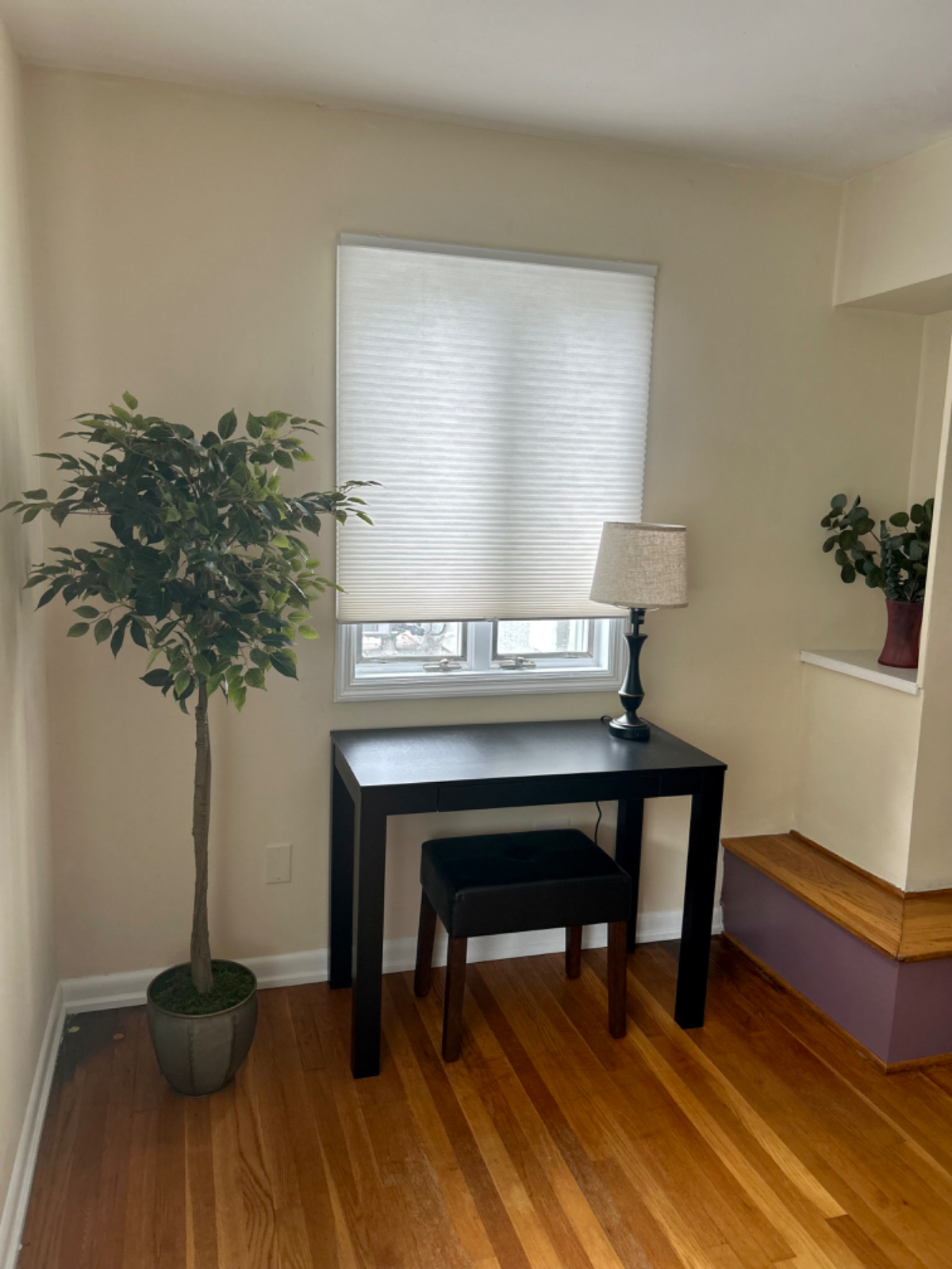 Large apt, 1 of 4 units, Walking distance to... - Photo 3