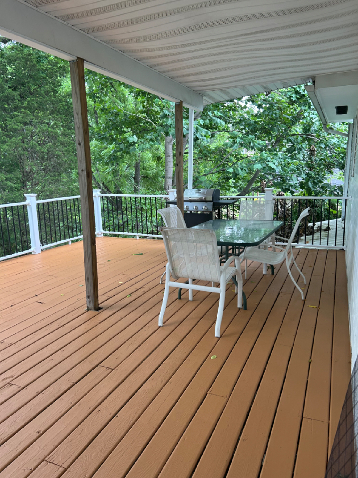 Large apt, 1 of 4 units, Walking distance to... - Photo 10