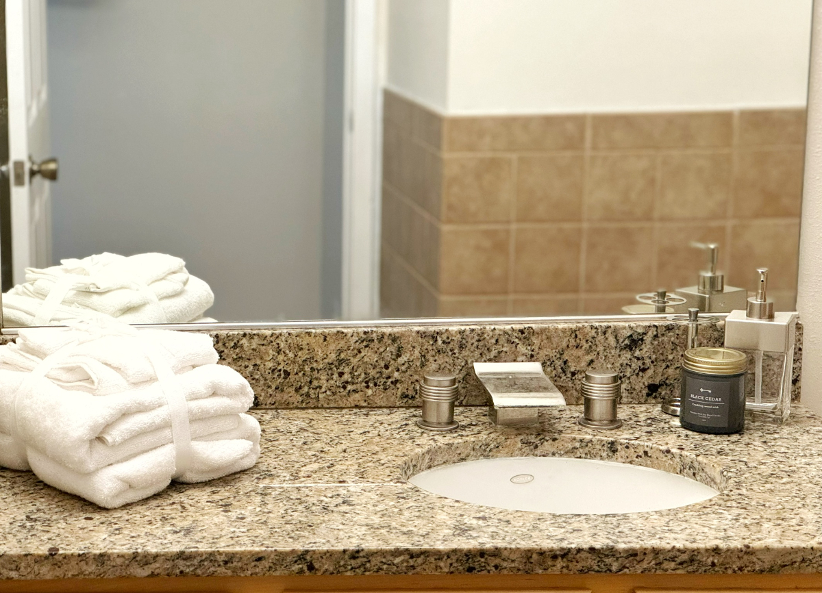 Cozy One Bedroom Condo Located in Alexandria - Photo 10