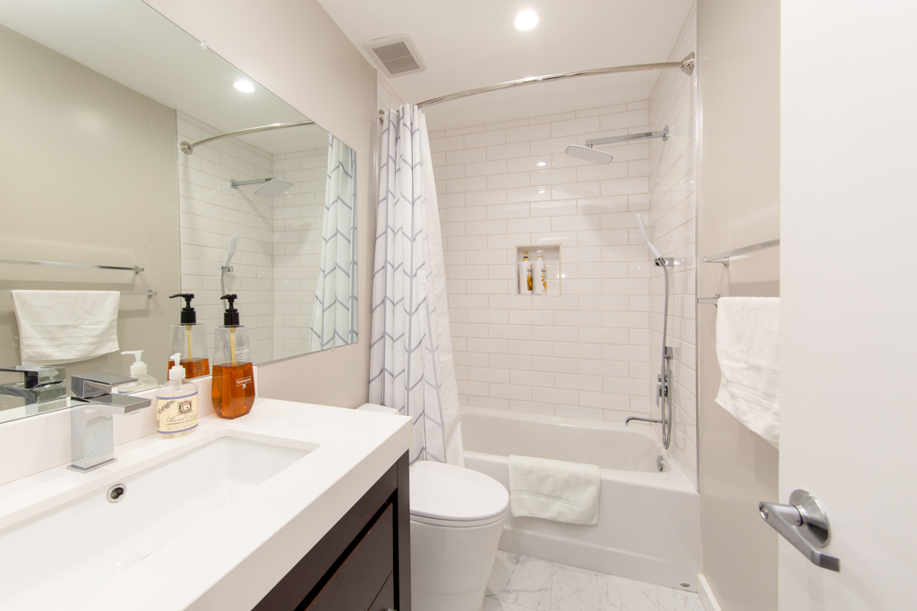 Spacious, Bright, Newly Remodeled 3 BR 2 Bath Flat - Photo 5