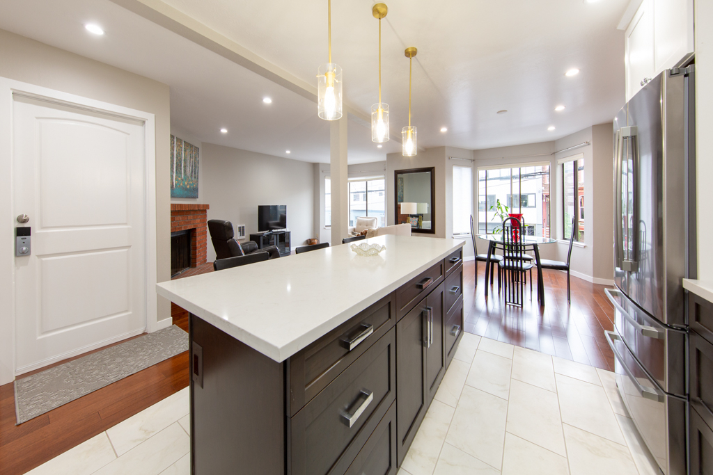 Spacious, Bright, Newly Remodeled 3 BR 2 Bath Flat - Photo 2