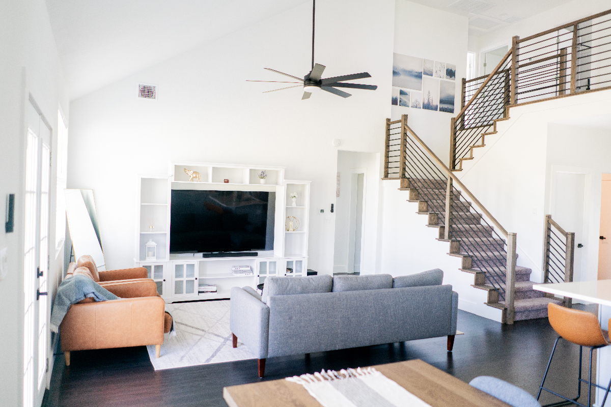 Spacious 5-bed with garage Gameroom near COTA and Tesla - Photo 3