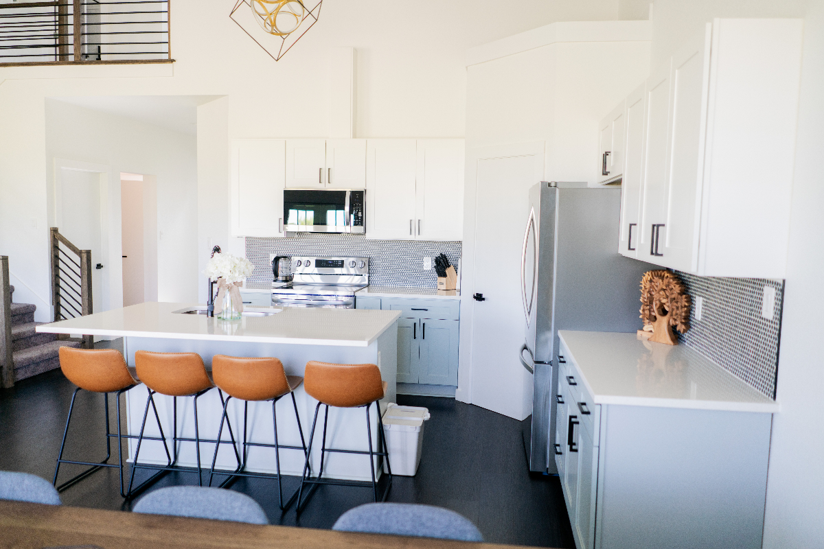 Spacious 5-bed with garage Gameroom near COTA and Tesla - Photo 2