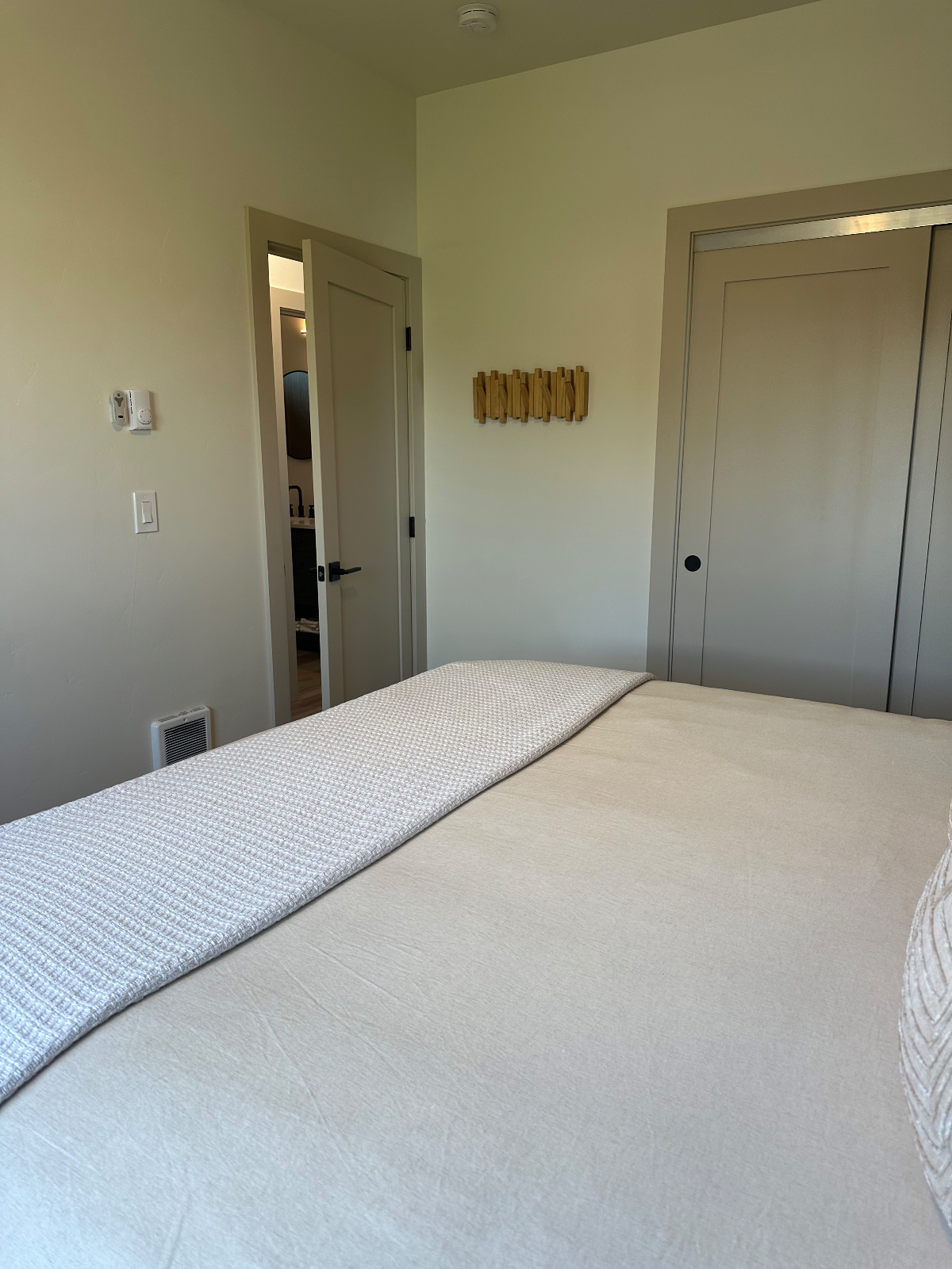 NEW Build, Redmond Loft, High Desert Skys & Mountain Peaks - Photo 4