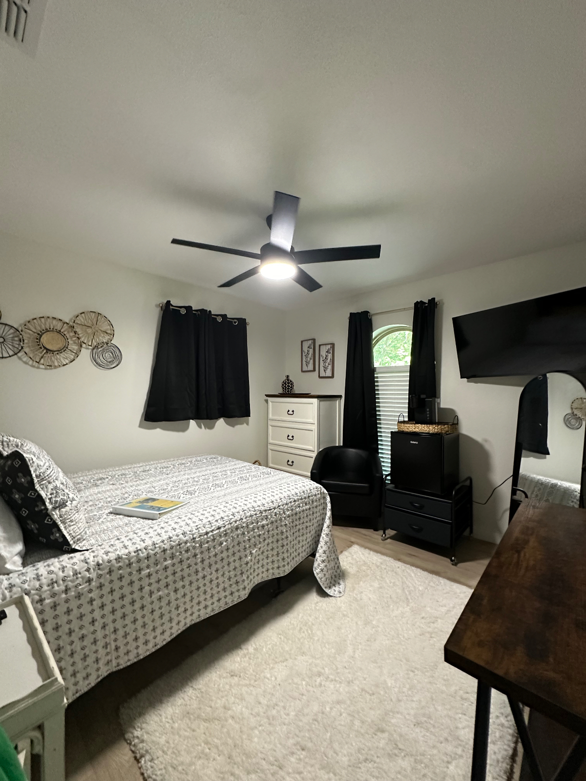 Hillside Room 2