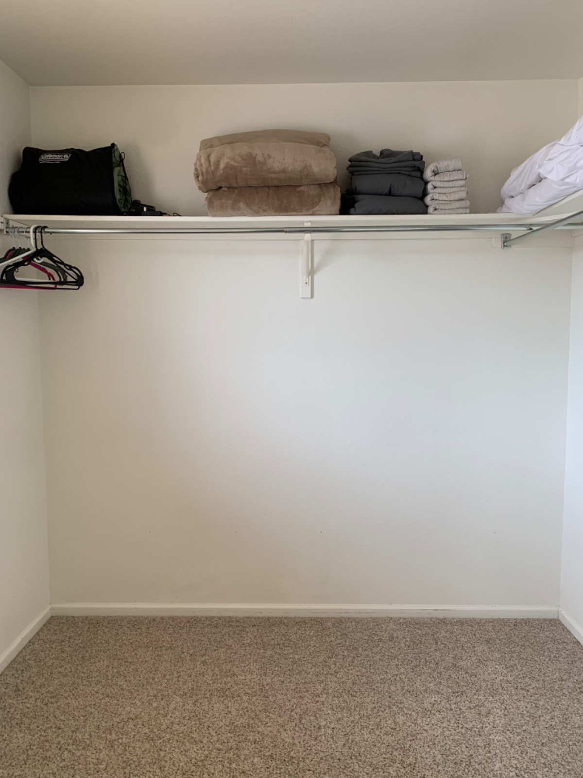 Quiet Townhouse with Garage - Photo 3