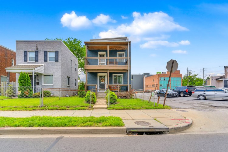 2530 South Dakota Ave NE - Photo 1