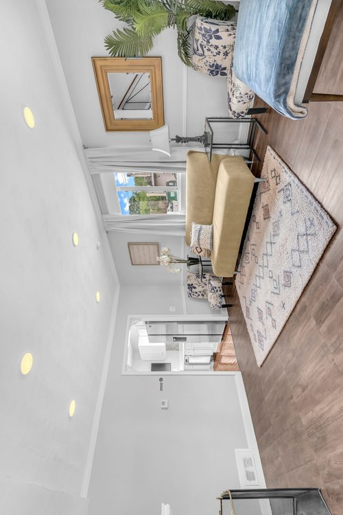 2530 South Dakota Ave NE - Photo 2