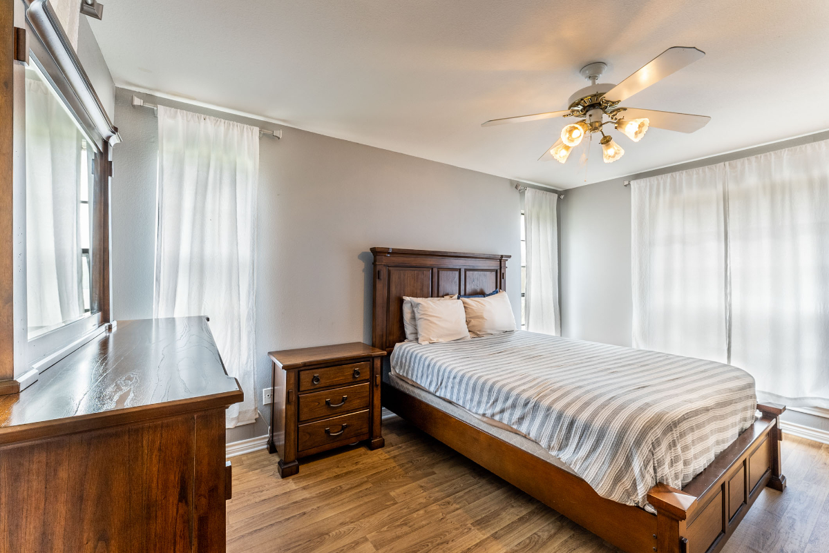Serene and Dazzling 3 Bedroom Home - Photo 3