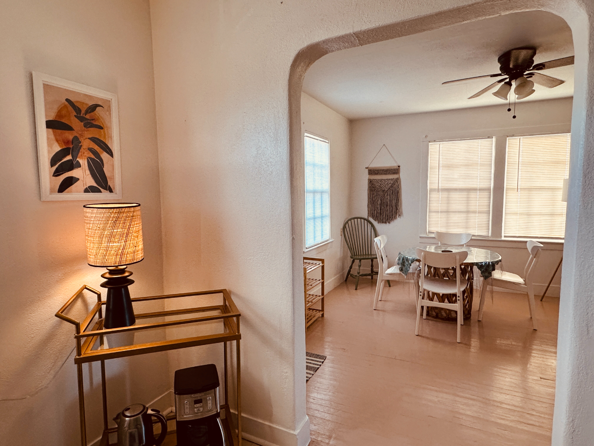 Midcentury Modern 1940s House w/ W/D in T or C