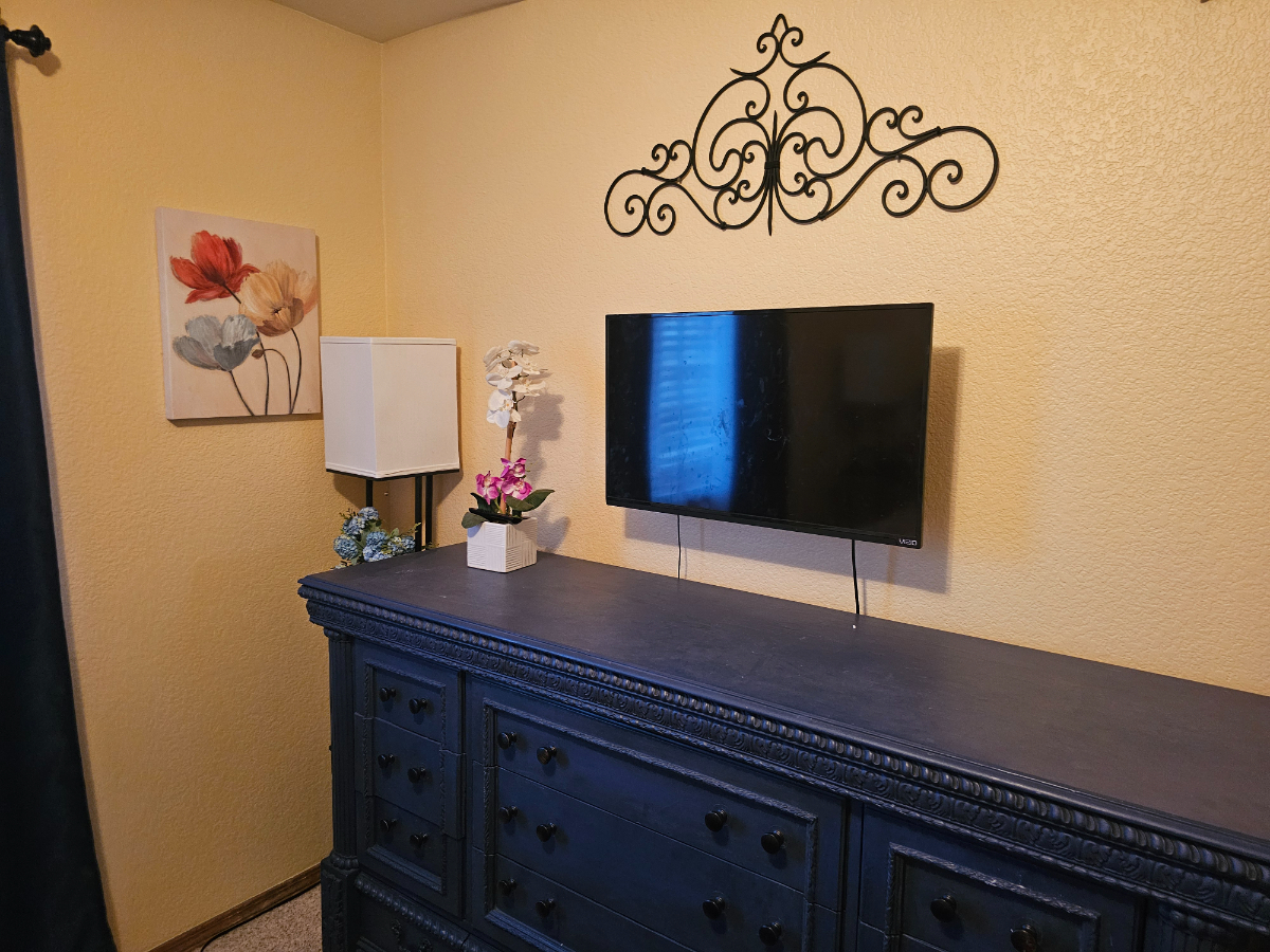 An Elegant Sanctuary - A Blend of Comfort, Convenience, and Charismatic Living - Photo 2