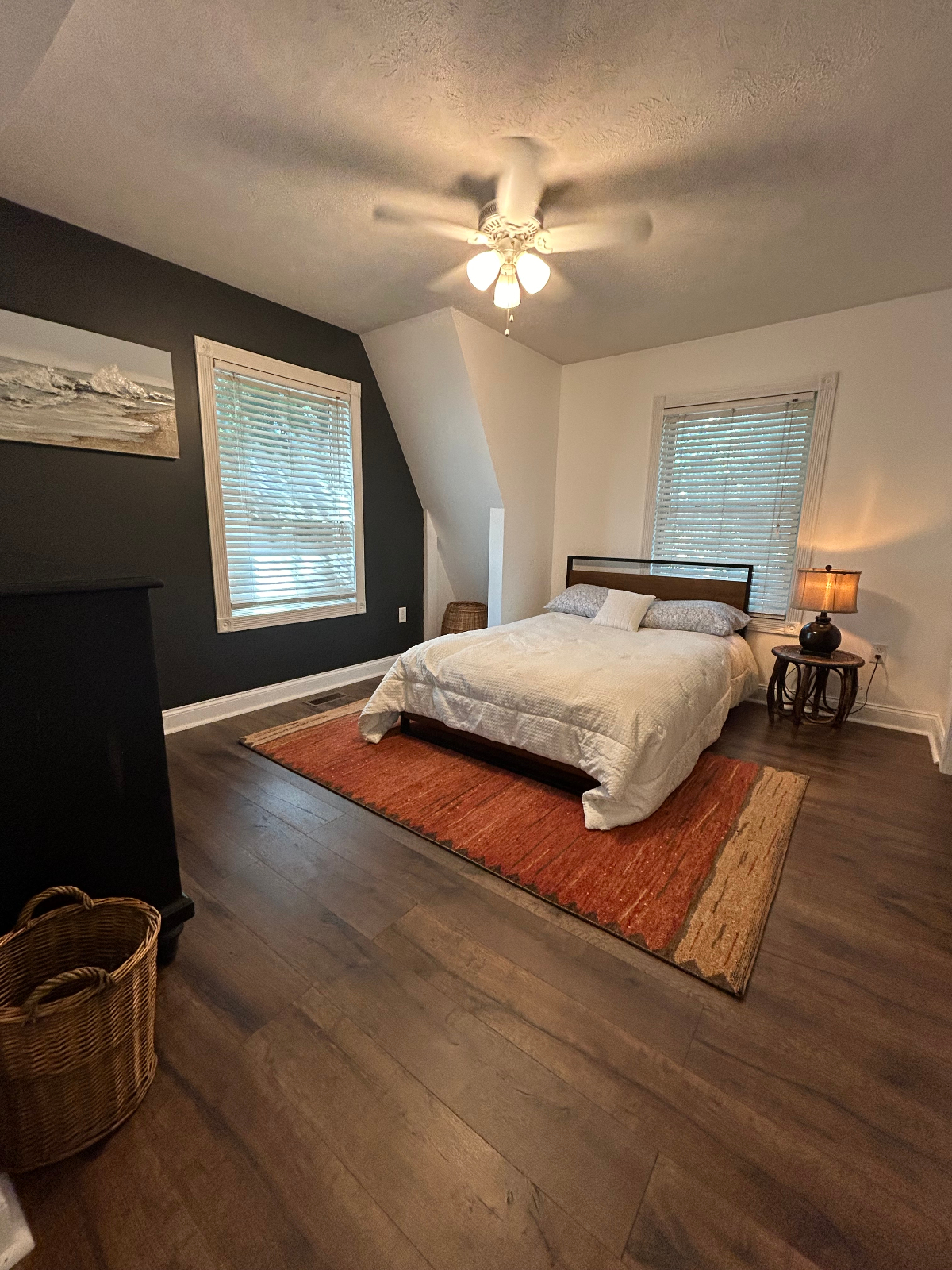 NEW - Cozy, Modern 2 Bedroom in beautiful, historic neighborhood