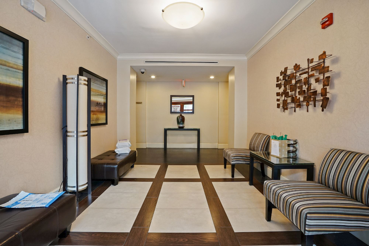 Available December 21st - West End Studio - Amazing Location - Walk Score 98 - Bike Score 91 - Near - Photo 3