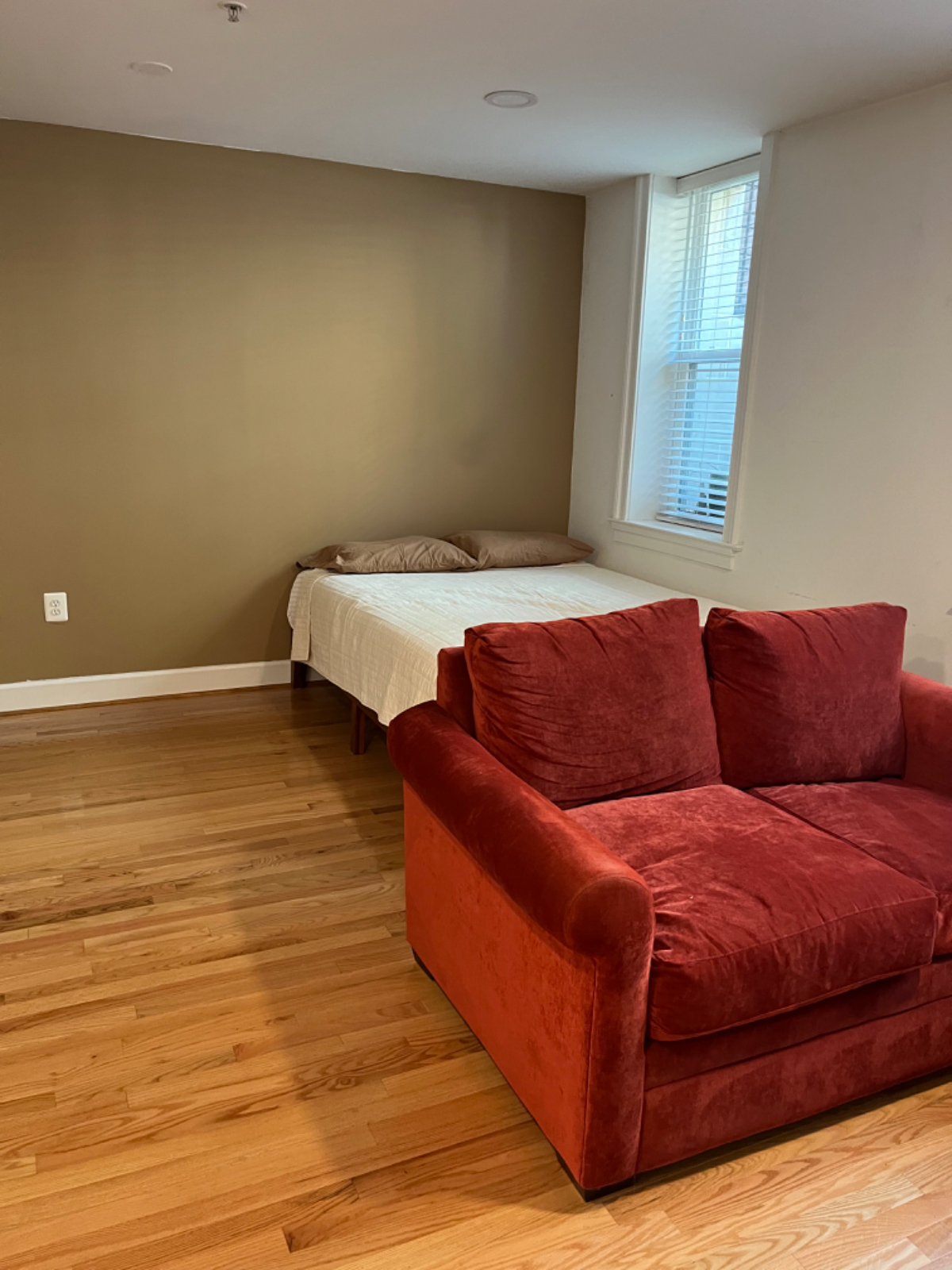 Available December 21st - West End Studio - Amazing Location - Walk Score 98 - Bike Score 91 - Near - Photo 4